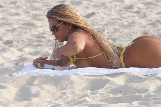 VIDEO: Dani Vieria je nova seksi djevojka fudbalera Adrijana VIDEO: Dani Vieria je nova seksi djevojka fudbalera Adrijana