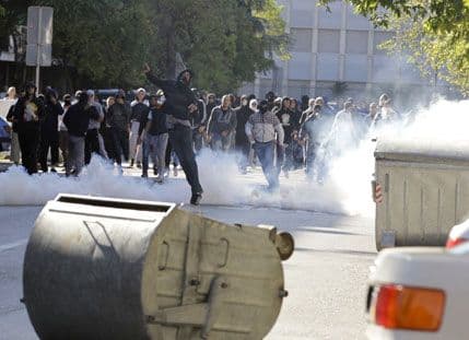 Uhapšena petorica huligana zbog napada na LGBT aktivistu Uhapšena petorica huligana zbog napada na LGBT aktivistu