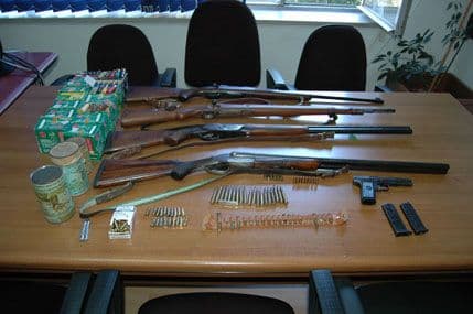 Bar: Zaplijenjeni pištolj, puške i veća količina municije Bar: Zaplijenjeni pištolj, puške i veća količina municije