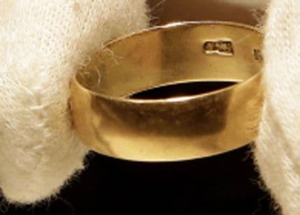 Vjenčani prsten Lija Harvija Osvalda prodat na aukciji Vjenčani prsten Lija Harvija Osvalda prodat na aukciji