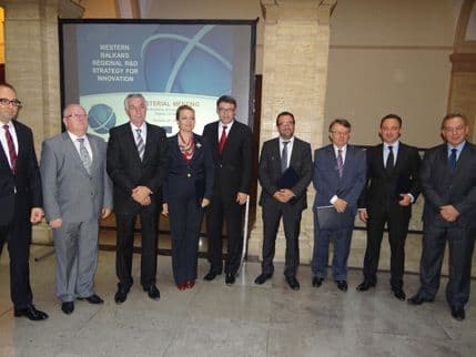 Vlahović u Zagrebu: Crna Gora potpisnica Regionalne istraživačko-razvojne strategije Vlahović u Zagrebu: Crna Gora potpisnica Regionalne istraživačko-razvojne strategije