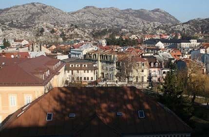 Građanski kreativni centar pokreće projekat "Kompromis je rješenje" Građanski kreativni centar pokreće projekat "Kompromis je rješenje"