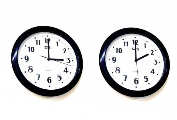 Od noćas počinje zimsko računanje vremena Od noćas počinje zimsko računanje vremena