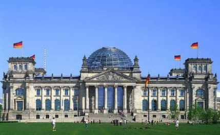 Bundestag uskoro raspravlja o američkom špijuniranju Merkel Bundestag uskoro raspravlja o američkom špijuniranju Merkel