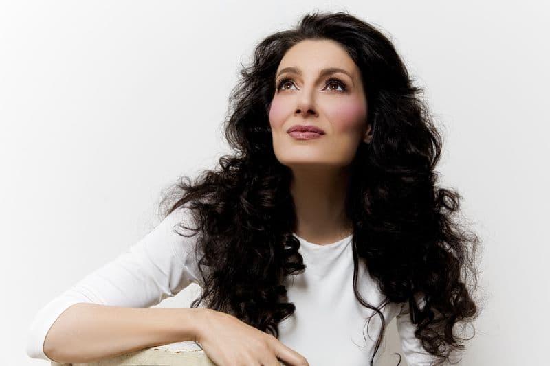 Doris Dragović: Povukla sam se sa scene, sada mi crkva znači sve Doris Dragović: Povukla sam se sa scene, sada mi crkva znači sve