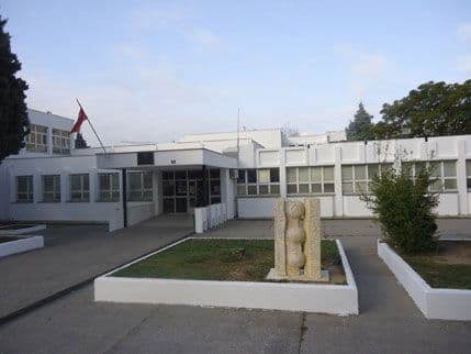 Bar: Obnovljena fasada škole nakon 35 godina Bar: Obnovljena fasada škole nakon 35 godina