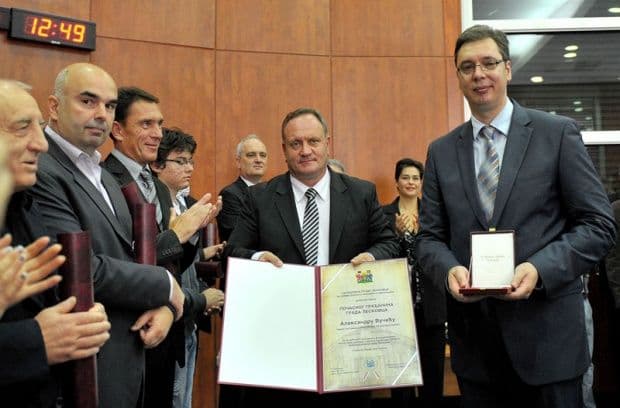 "Fajnenšel tajms": Istinsku moć u srpskoj vladi ima Vučić "Fajnenšel tajms": Istinsku moć u srpskoj vladi ima Vučić