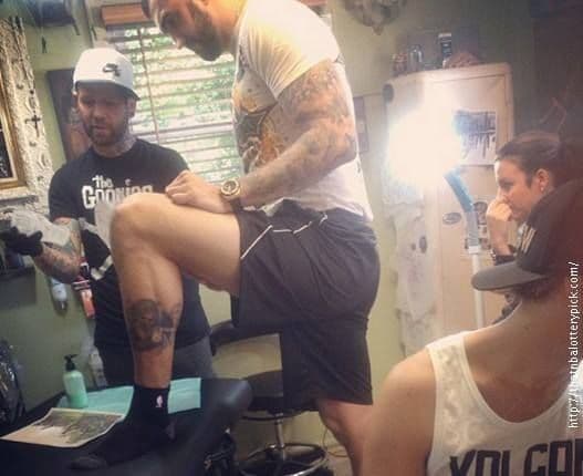 Nova tetovaža Nikole Pekovića sa motivima iz Kosovskog boja Nova tetovaža Nikole Pekovića sa motivima iz Kosovskog boja