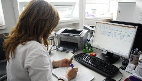 CB Bar: Osumnjičeni za falsifikovanje sanitarnih knjižica CB Bar: Osumnjičeni za falsifikovanje sanitarnih knjižica