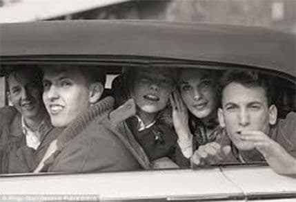 Ringo Star okupio nakon 50 godina obožavaoce sa svoje fotografije  Ringo Star okupio nakon 50 godina obožavaoce sa svoje fotografije