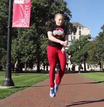 VIDEO: Nevjerovatne vratolomije svjetske šampionke u preskakanju konopca VIDEO: Nevjerovatne vratolomije svjetske šampionke u preskakanju konopca