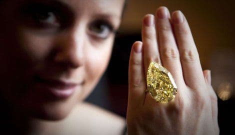 Najveći narandžasti dijamant na aukciji Najveći narandžasti dijamant na aukciji