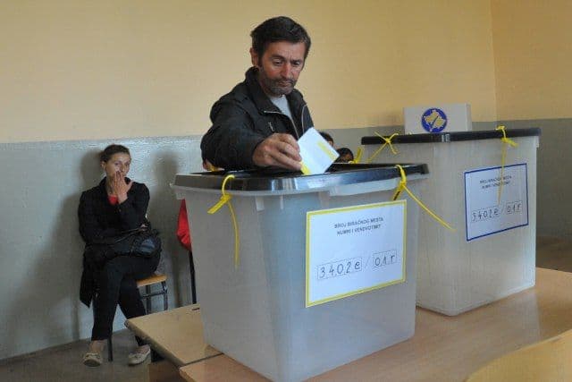 Otvorena sva biračka mjesta na Kosovu Otvorena sva biračka mjesta na Kosovu