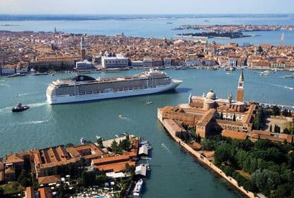 Italijanska vlada ograničila uplovljavanje kruzera u Veneciju Italijanska vlada ograničila uplovljavanje kruzera u Veneciju