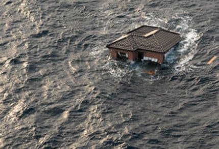 Ogromno ostrvo ostataka iz Japana putuje prema SAD-u Ogromno ostrvo ostataka iz Japana putuje prema SAD-u