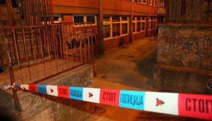 BEOGRAD: Molotovljevim koktelima na školu BEOGRAD: Molotovljevim koktelima na školu