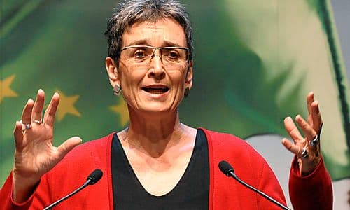 LUNAČEK: Pozitivna postala važan faktor u Crnoj Gori LUNAČEK: Pozitivna postala važan faktor u Crnoj Gori