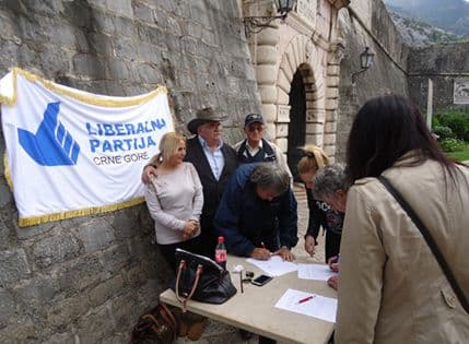 Kotorski liberali traže nacionalnu penzija majkama sa troje i više đece  Kotorski liberali traže nacionalnu penzija majkama sa troje i više đece