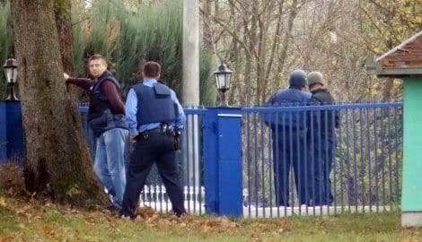 Uhapšen napadač koji je bio zabarikadiran u kući u Kraljevu Uhapšen napadač koji je bio zabarikadiran u kući u Kraljevu