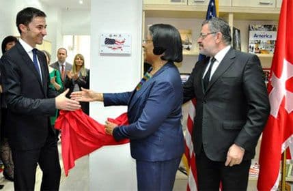 Na Cetinju otvorena Američka čitaonica  Na Cetinju otvorena Američka čitaonica