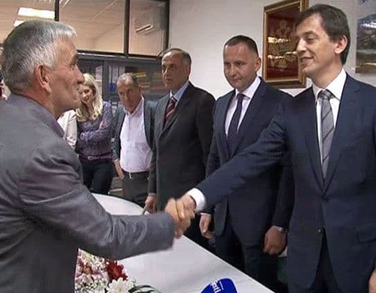 BIJELO POLJE: Bošković i Žurić uručili ključeve od 10 stanova za penzionere BIJELO POLJE: Bošković i Žurić uručili ključeve od 10 stanova za penzionere