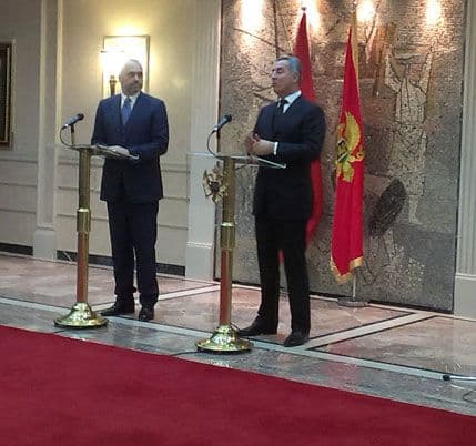 Đukanović: Crna Gora zahvalna na podršci Albanije na putu ka članstvo u NATO Đukanović: Crna Gora zahvalna na podršci Albanije na putu ka članstvo u NATO