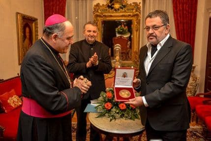 Mićunoviću uručena medalja Svetog Tripuna Mićunoviću uručena medalja Svetog Tripuna