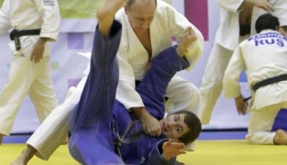 Putin jači i od Čaka Norisa Putin jači i od Čaka Norisa