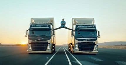 VIDEO: U reklami kompanije Volvo Žan Klod Van Dam razapet između dva kamiona VIDEO: U reklami kompanije Volvo Žan Klod Van Dam razapet između dva kamiona