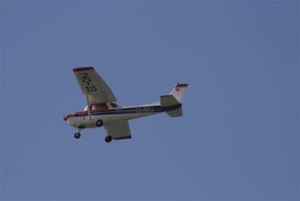 Avionu otkazao motor, pilot teško povrijeđen Avionu otkazao motor, pilot teško povrijeđen