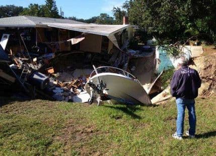 Nekoliko kuća na Floridi evakuisano zbog rupe u zemlji Nekoliko kuća na Floridi evakuisano zbog rupe u zemlji