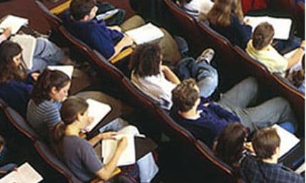 Šansu za usavršavanje dobilo oko 3,5 hiljada visokoškolaca Šansu za usavršavanje dobilo oko 3,5 hiljada visokoškolaca