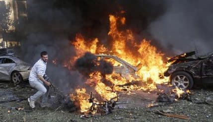 VIDEO: Bombardovana ambasada Irana u Bejrutu, ubijen ataše, još 22 mrtvih VIDEO: Bombardovana ambasada Irana u Bejrutu, ubijen ataše, još 22 mrtvih