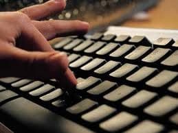 Dok kucamo prestajemo da dišemo Dok kucamo prestajemo da dišemo