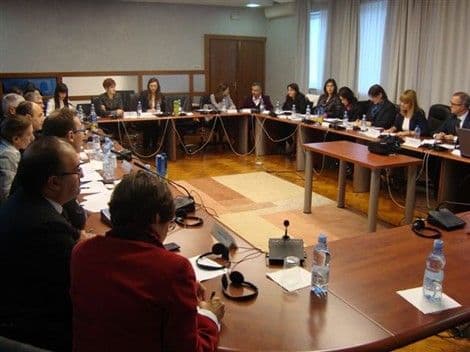 EK: Vlada da nastavi unapređenje poslovnog ambijenta i smanjenje loših kredita EK: Vlada da nastavi unapređenje poslovnog ambijenta i smanjenje loših kredita