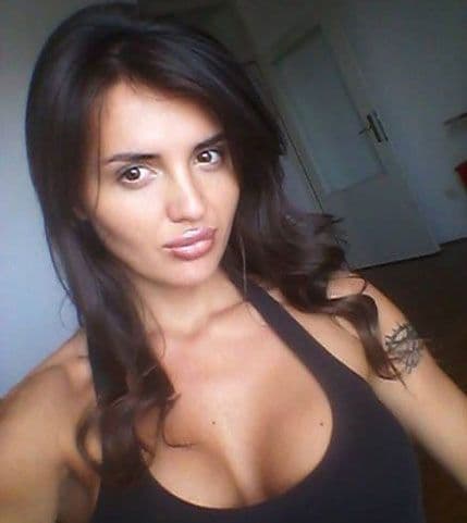 Seksi policajka odgovara na kritike: Neka mi kolege izađu na crtu Seksi policajka odgovara na kritike: Neka mi kolege izađu na crtu