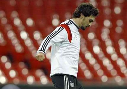 Humels polomio nogu! Humels polomio nogu!