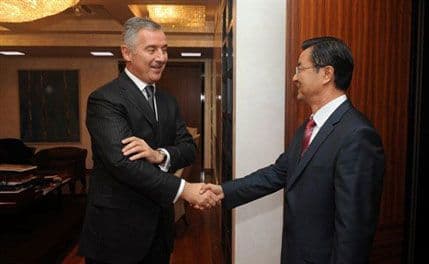 Đukanović razgovarao sa ambasadorom Kine o autoputu Bar-Boljare Đukanović razgovarao sa ambasadorom Kine o autoputu Bar-Boljare