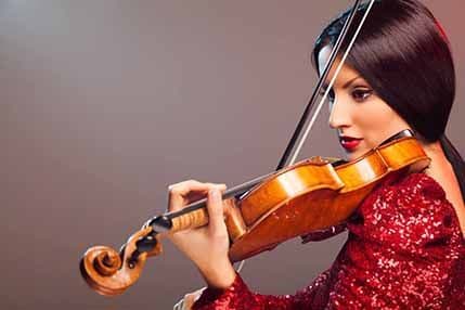 BAR: Izložba Dimitrija Popovića i koncert Dine Kukalj BAR: Izložba Dimitrija Popovića i koncert Dine Kukalj