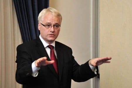 Josipović: Zločini nemaju veze s ćirilicom Josipović: Zločini nemaju veze s ćirilicom