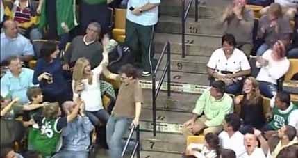 VIDEO: Zbog navijača Seltiksa pjesma Bon Džovija ponovo hit VIDEO: Zbog navijača Seltiksa pjesma Bon Džovija ponovo hit