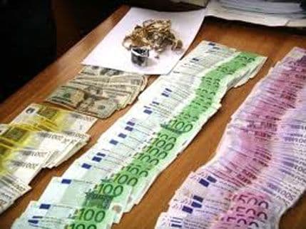 Tri krivične prijave za zloupotrebu službenog položaja Tri krivične prijave za zloupotrebu službenog položaja