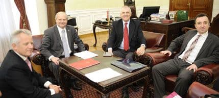 BEOGRAD: Održane prve bilateralne političke i konzularne konsultacije između Crne Gore i Srbije BEOGRAD: Održane prve bilateralne političke i konzularne konsultacije između Crne Gore i Srbije