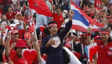 Demonstranti u Bangkoku upali u generalštab Demonstranti u Bangkoku upali u generalštab