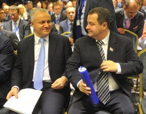 Dačić: Dinkiću, ne hapsim ja, istragu o tebi traži EU Dačić: Dinkiću, ne hapsim ja, istragu o tebi traži EU