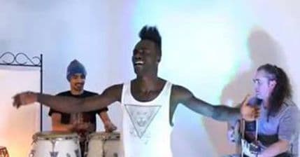 Poslušajte kako Keni Boj iz Gane pjeva "Bosnom behar probeharao" Poslušajte kako Keni Boj iz Gane pjeva "Bosnom behar probeharao"