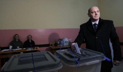 Pantić slavi pobjedu u Kosovskoj Mitrovici Pantić slavi pobjedu u Kosovskoj Mitrovici