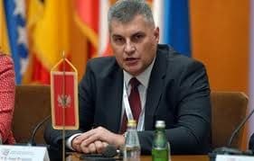 Brajović: Izmjene zakona za podizanje kvaliteta usluga putnika i prevoznika Brajović: Izmjene zakona za podizanje kvaliteta usluga putnika i prevoznika