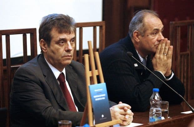 KOŠTUNICA: Srbija da bude neutralna kao Švajcarska, referendum za EU KOŠTUNICA: Srbija da bude neutralna kao Švajcarska, referendum za EU