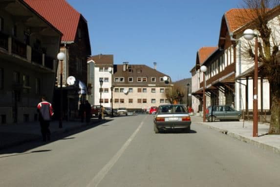 Kolašin: Mladić ranjen nožem Kolašin: Mladić ranjen nožem